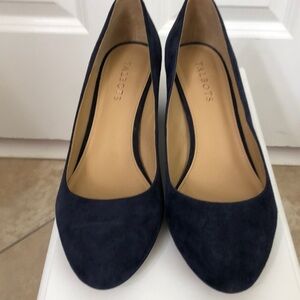 Talbots blue suede shoes. Size 9.